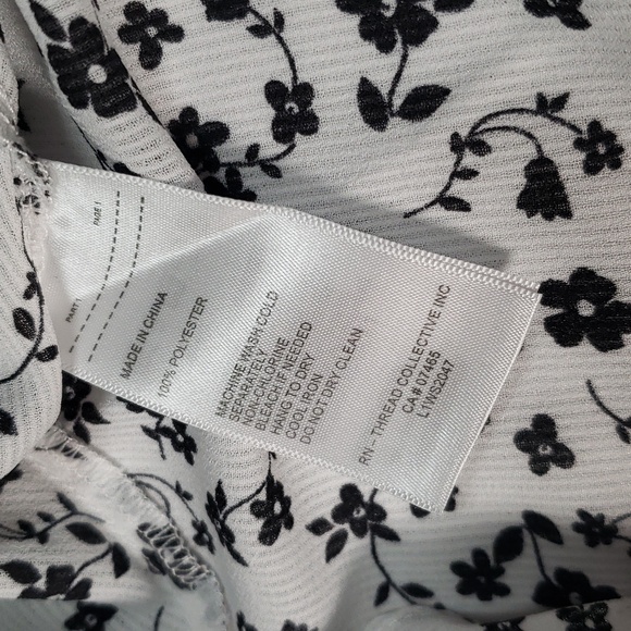 🧑🎄10/10🧑🎄🤍🌸Laundry by shelli segal flowy flutter sleeve top in xl🌸🤍 - Picture 6 of 8